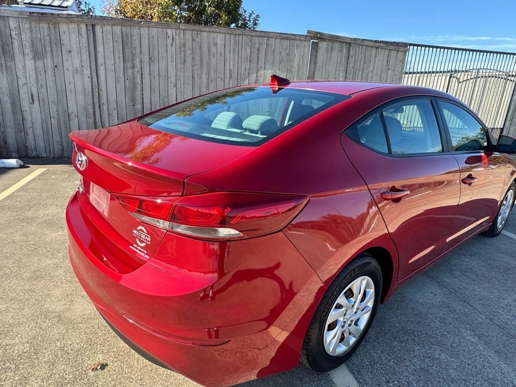 Hyundai Elantra SE 6AT 2017