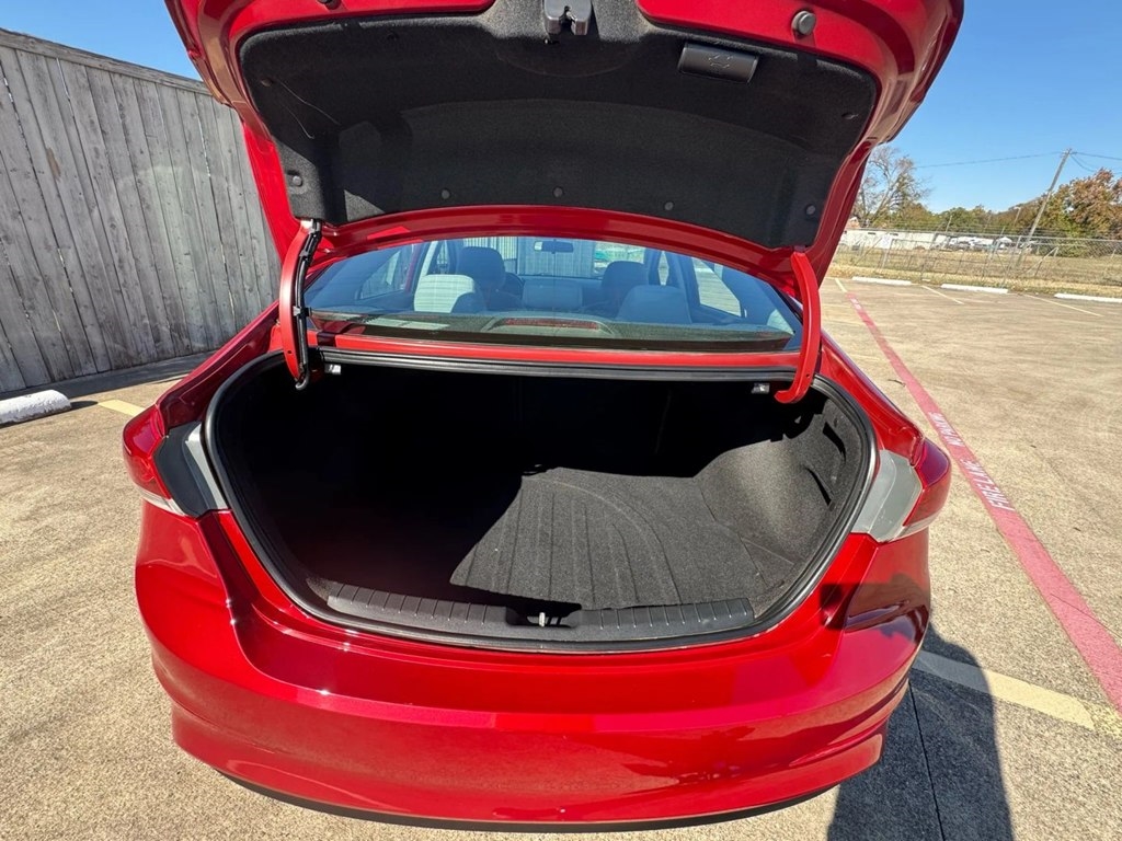 Hyundai Elantra SE 6AT 2017