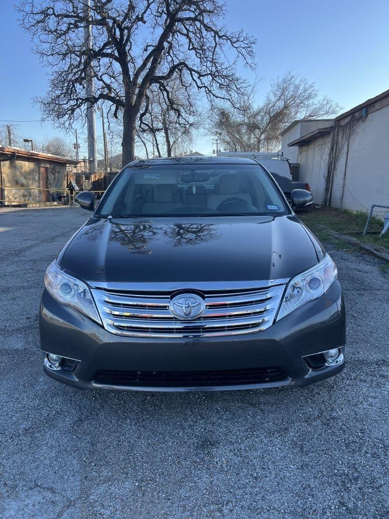 Toyota Avalon Base 2012