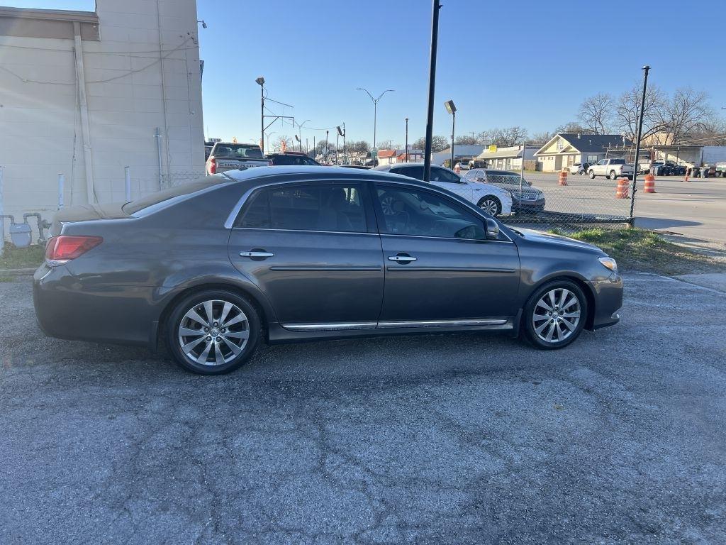 Toyota Avalon Base 2012