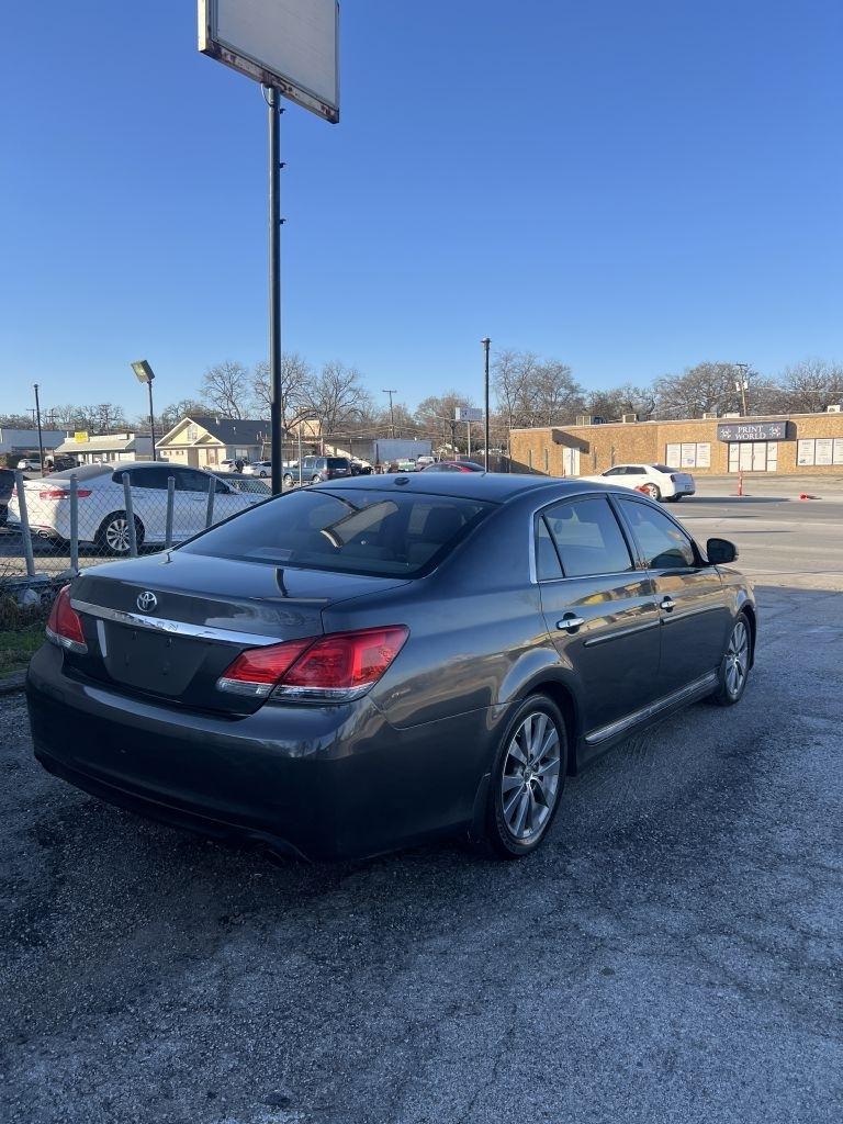 Toyota Avalon Base 2012