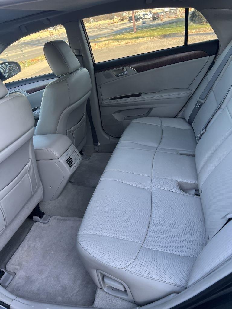 Toyota Avalon Base 2012