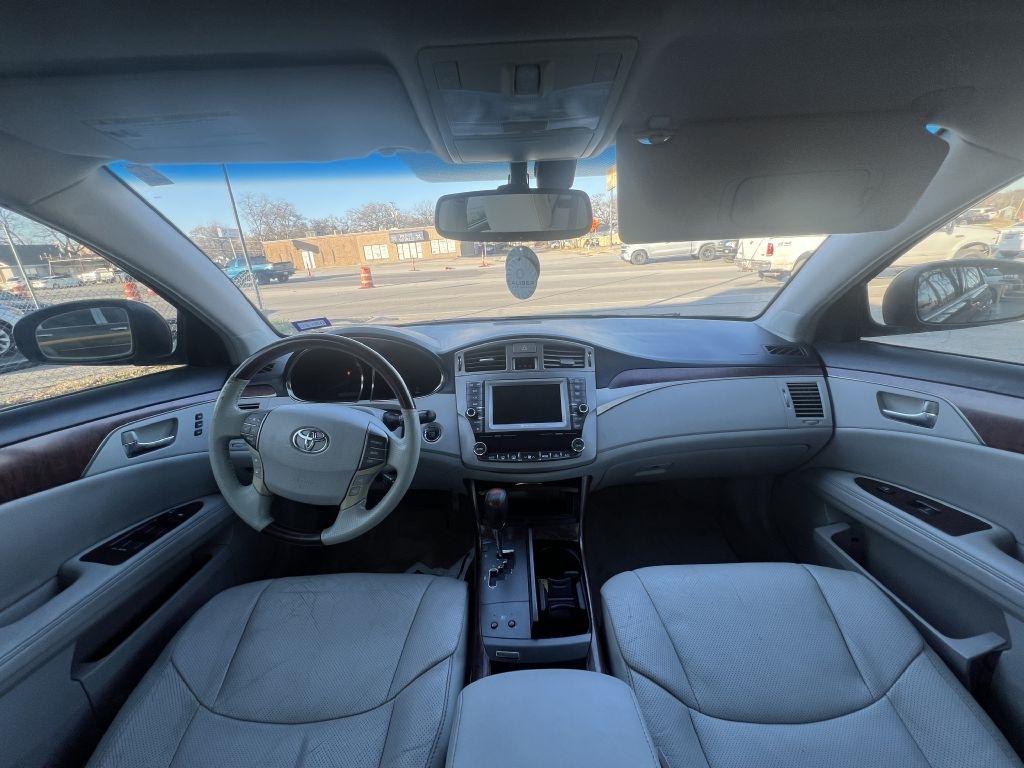 Toyota Avalon Base 2012