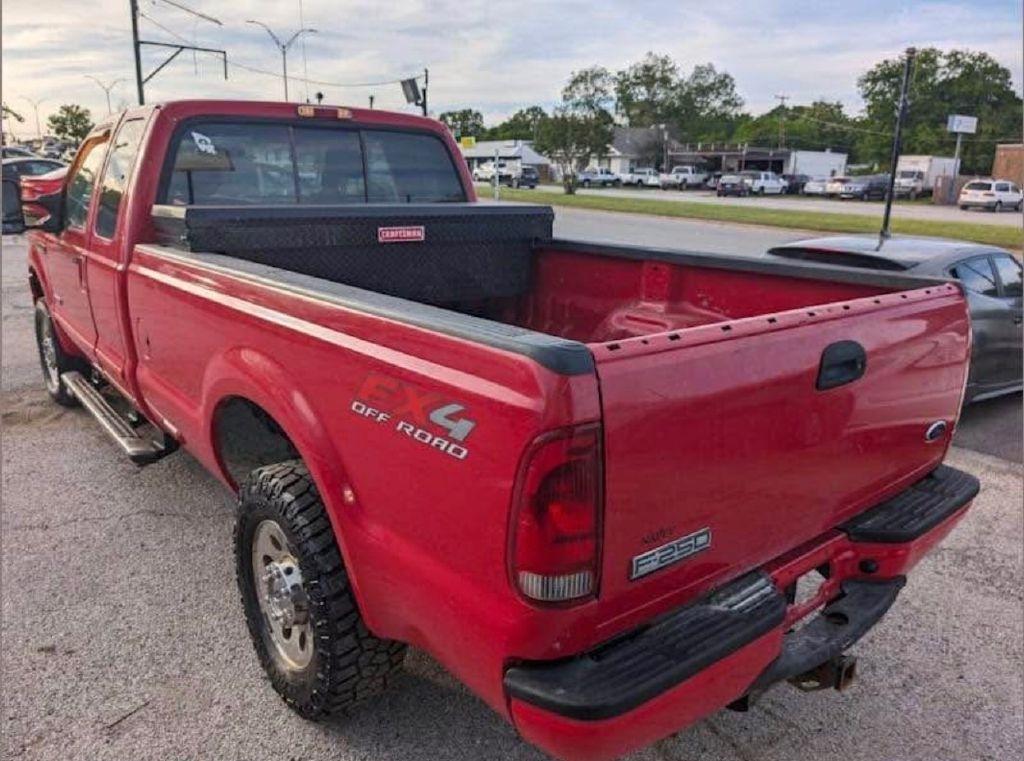 Ford F-250 SD XL SuperCab 4WD 2005