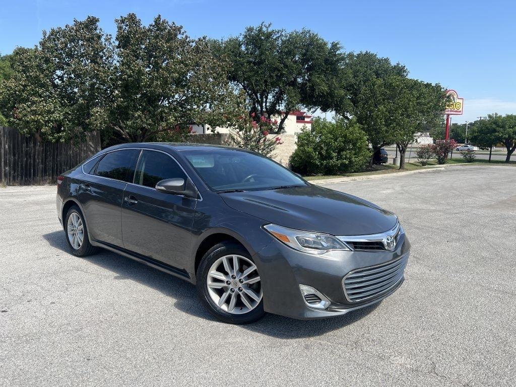 2013 Toyota Avalon XLE Premium's photo