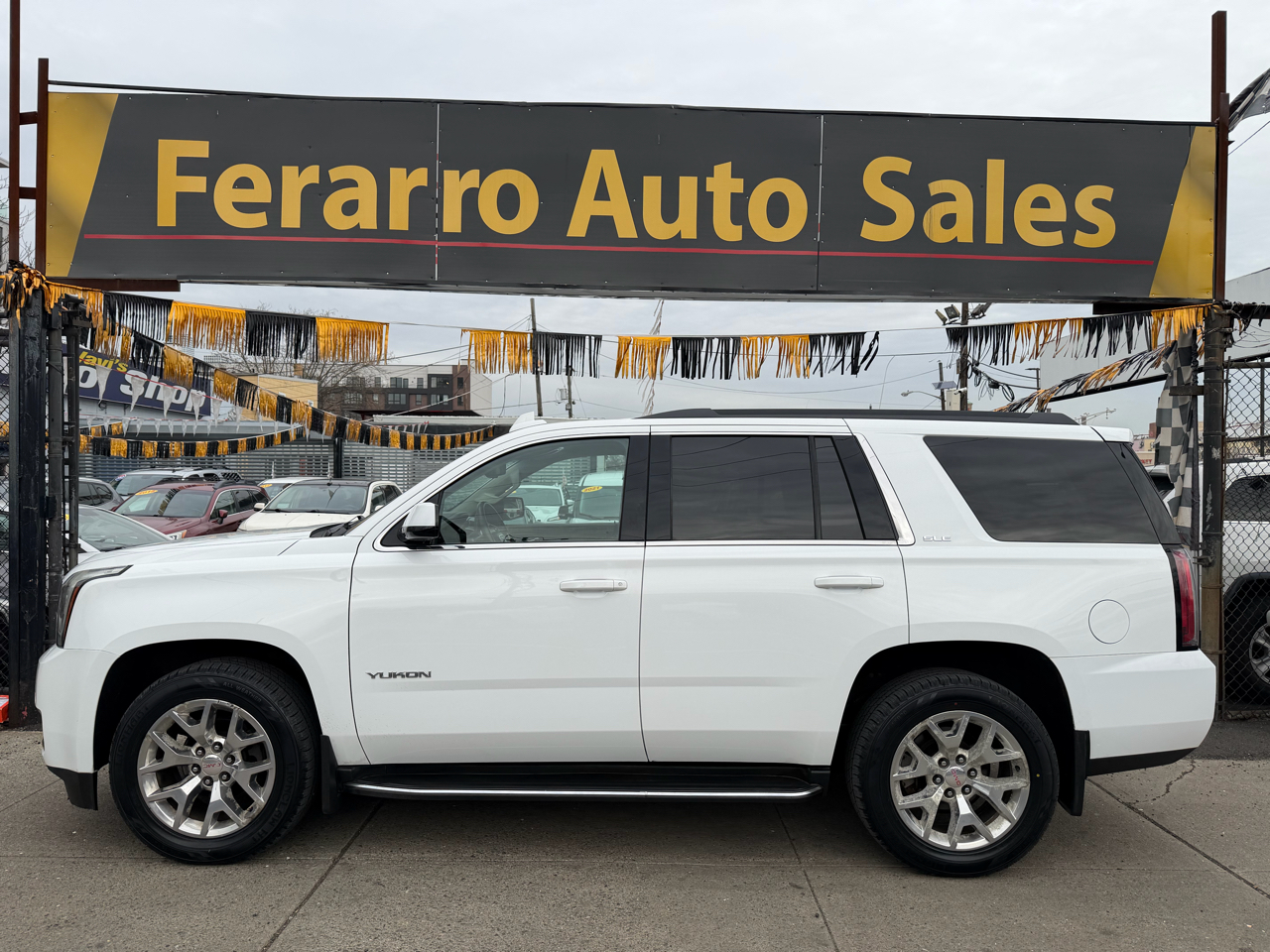 GMC Yukon SLE 4WD 2017