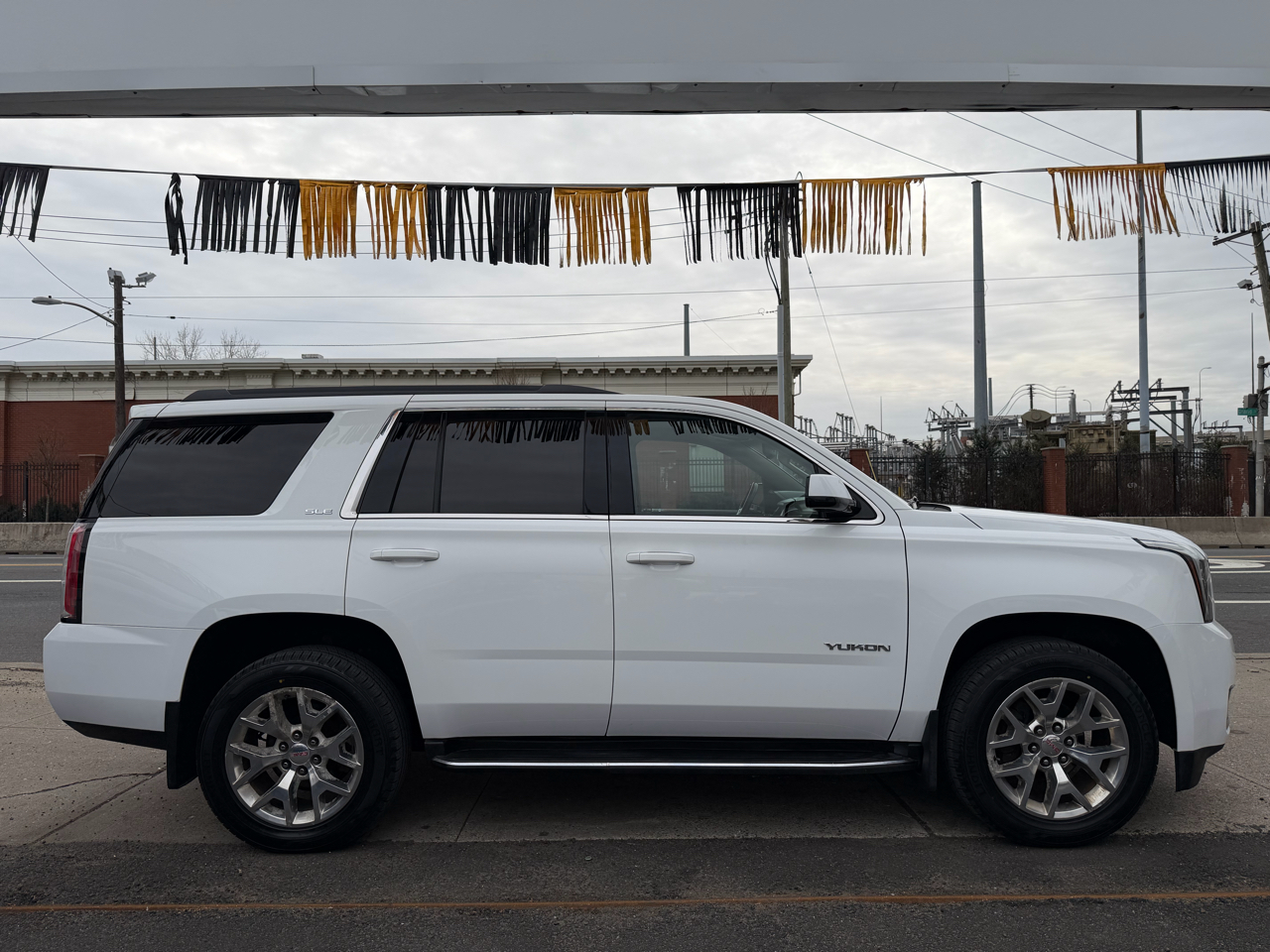 GMC Yukon SLE 4WD 2017