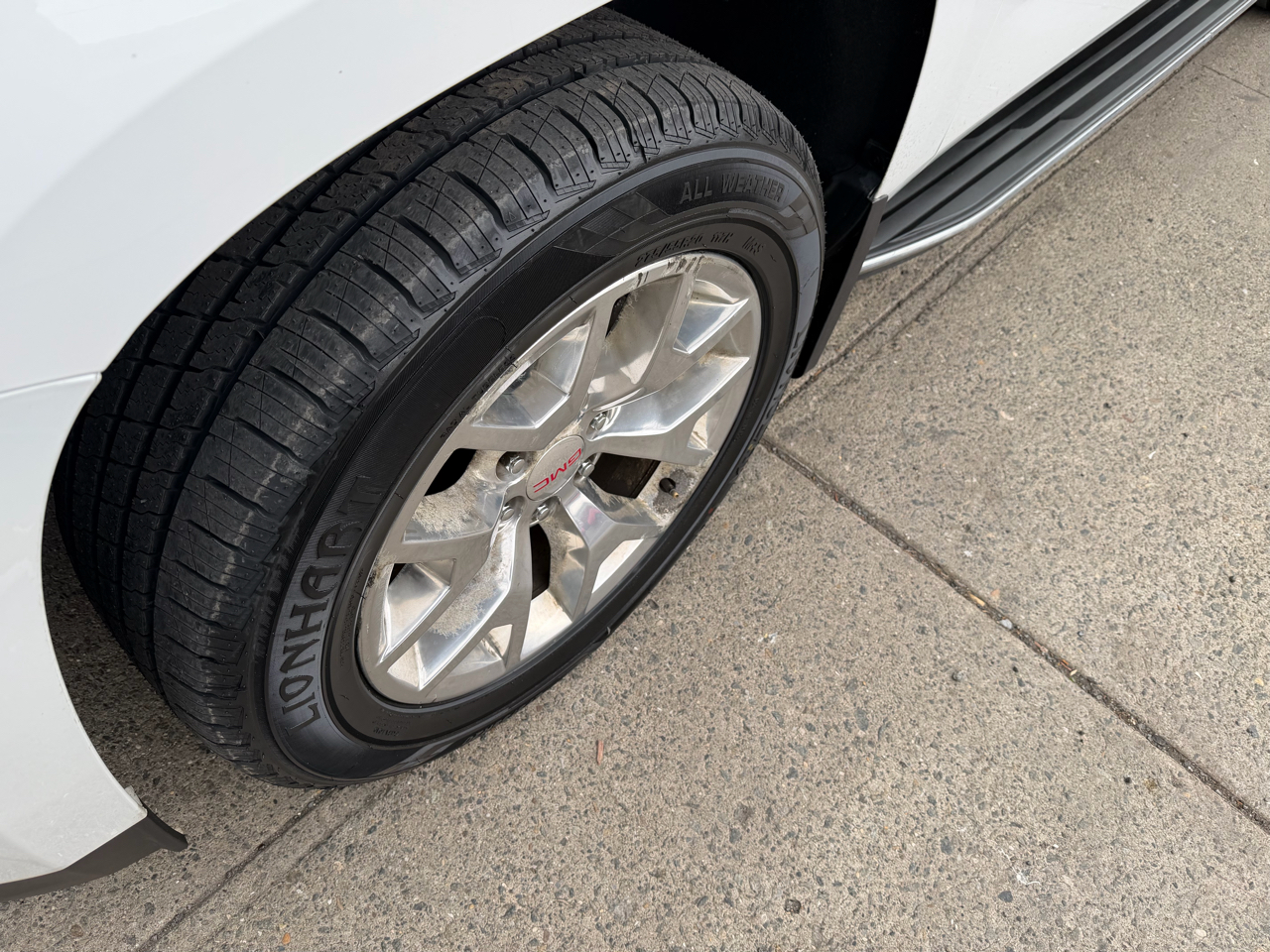 GMC Yukon SLE 4WD 2017