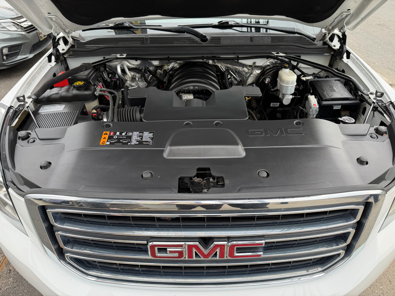 GMC Yukon SLE 4WD 2017