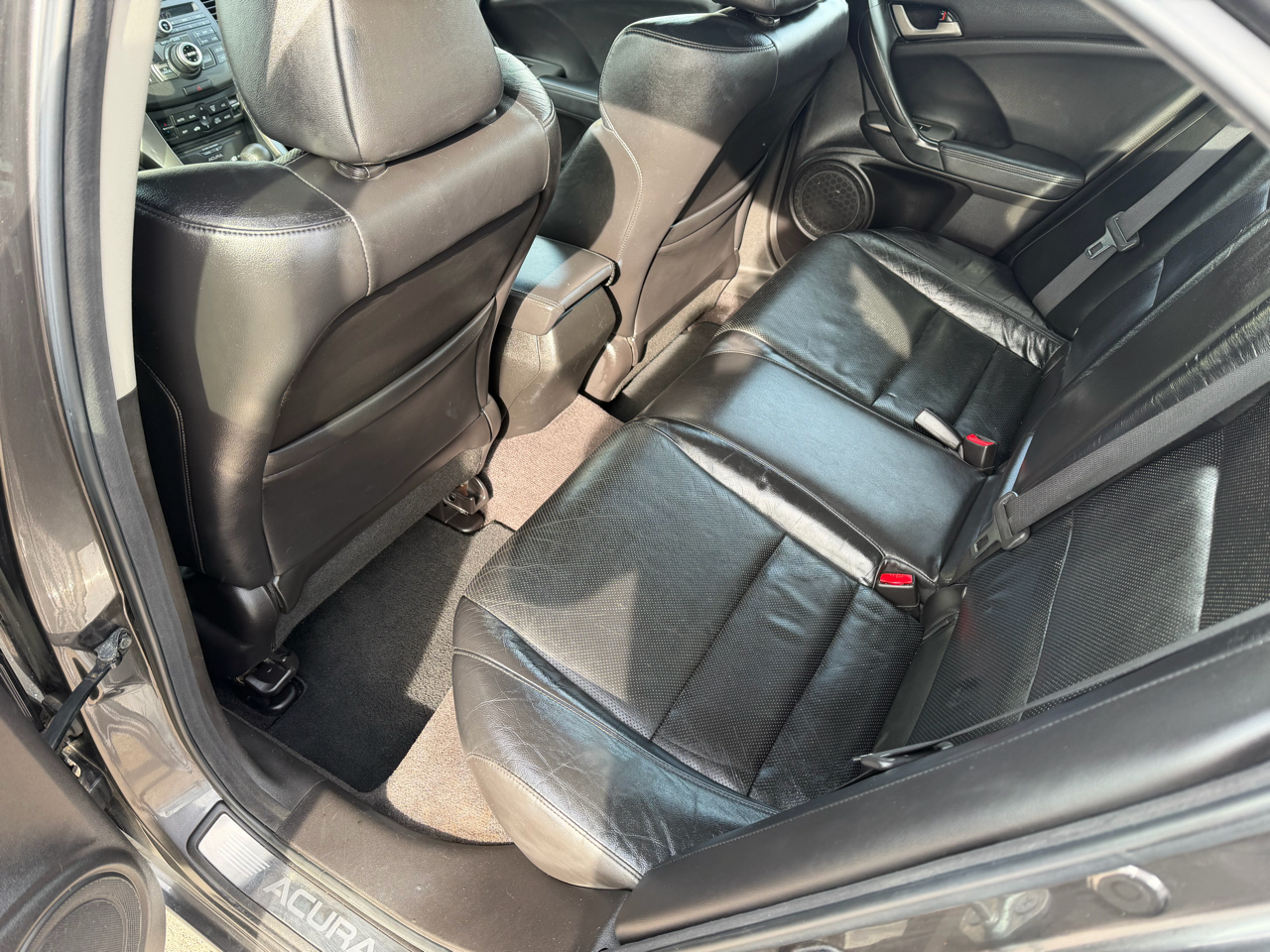 Acura TSX 5-Speed AT with Tech Package 2009