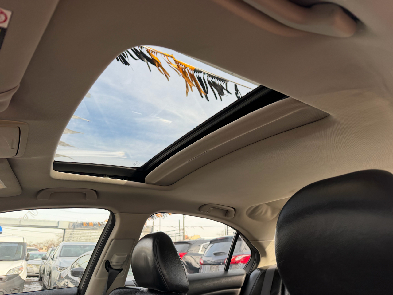 Acura TSX 5-Speed AT with Tech Package 2009