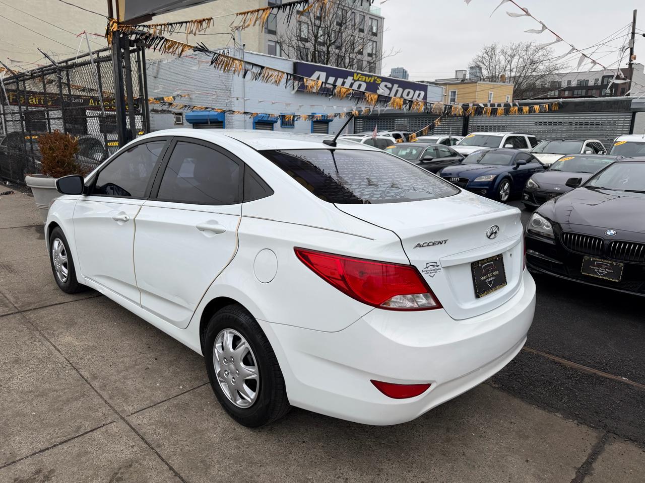 Hyundai Accent SE 4-Door 6A 2016