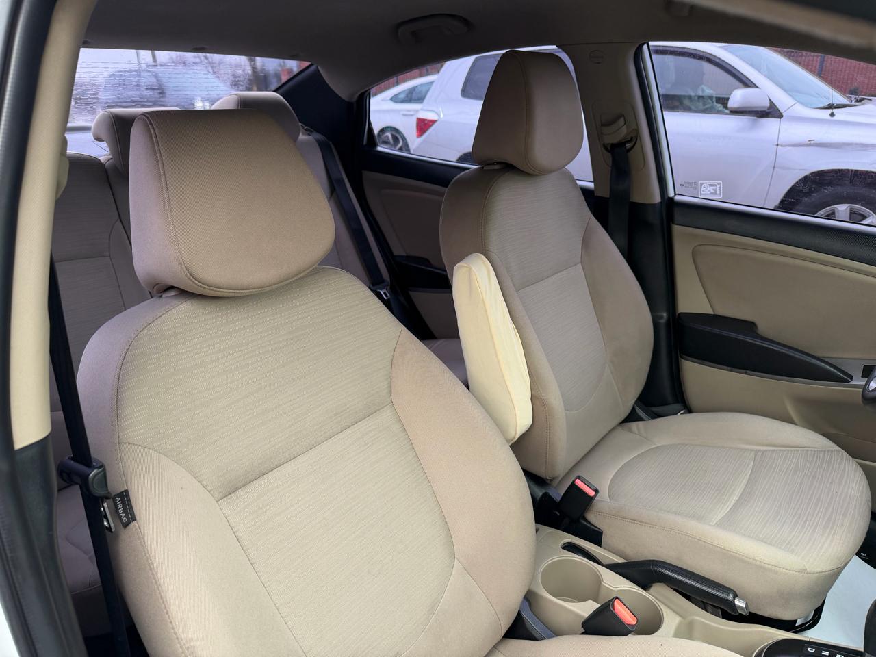 Hyundai Accent SE 4-Door 6A 2016