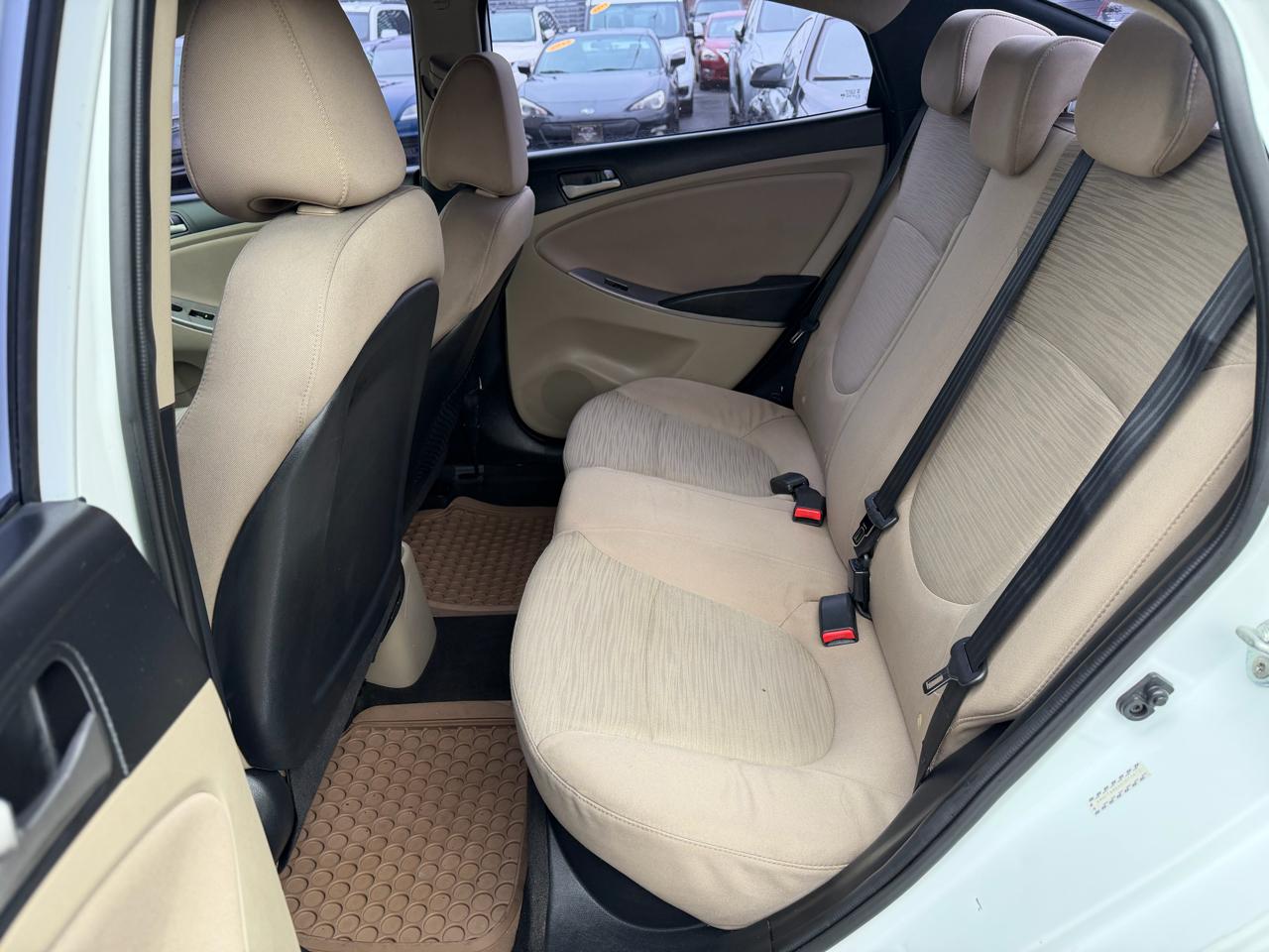 Hyundai Accent SE 4-Door 6A 2016