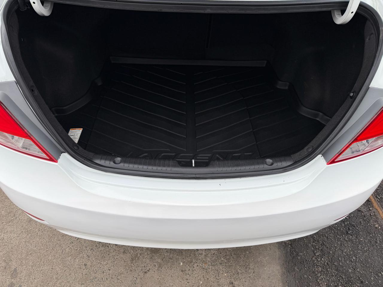 Hyundai Accent SE 4-Door 6A 2016