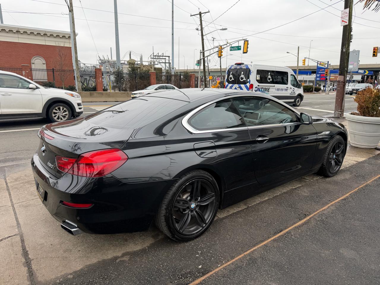 BMW 6-Series 650i Coupe 2012