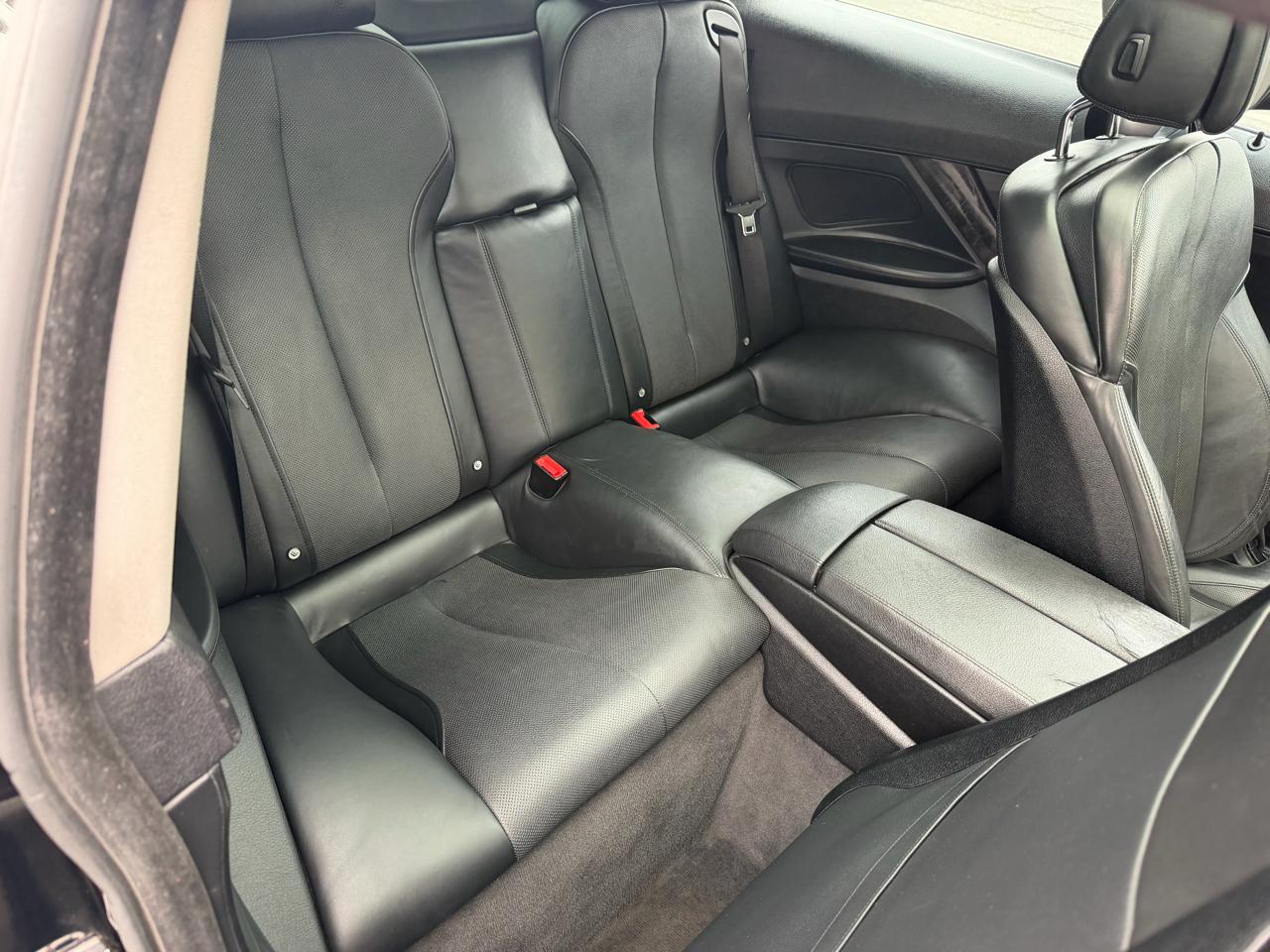 BMW 6-Series 650i Coupe 2012