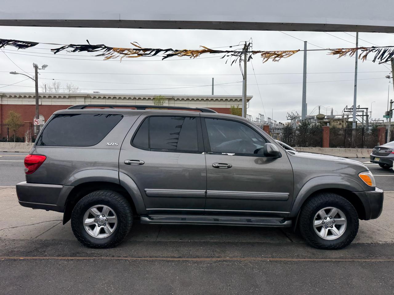 Toyota Sequoia SR5 4WD 2005