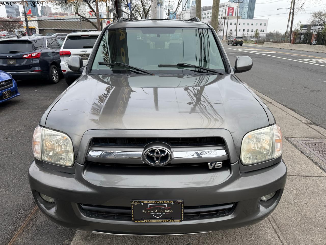 Toyota Sequoia SR5 4WD 2005