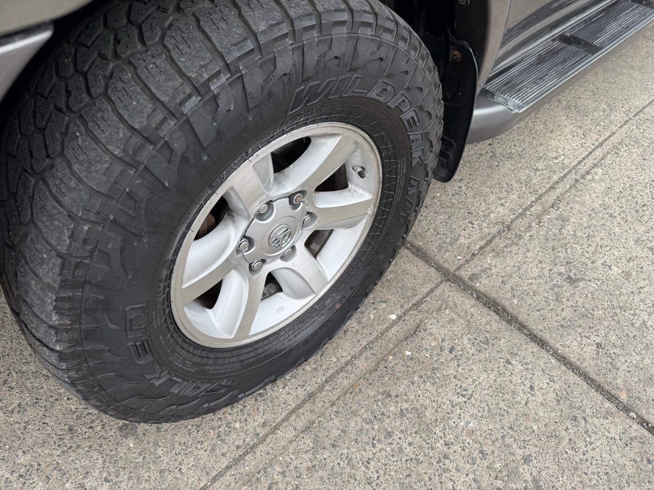 Toyota Sequoia SR5 4WD 2005