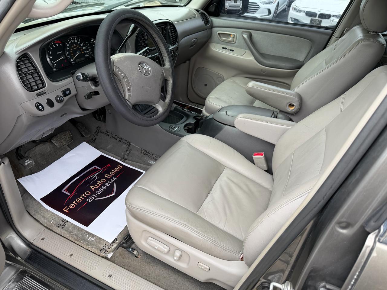 Toyota Sequoia SR5 4WD 2005