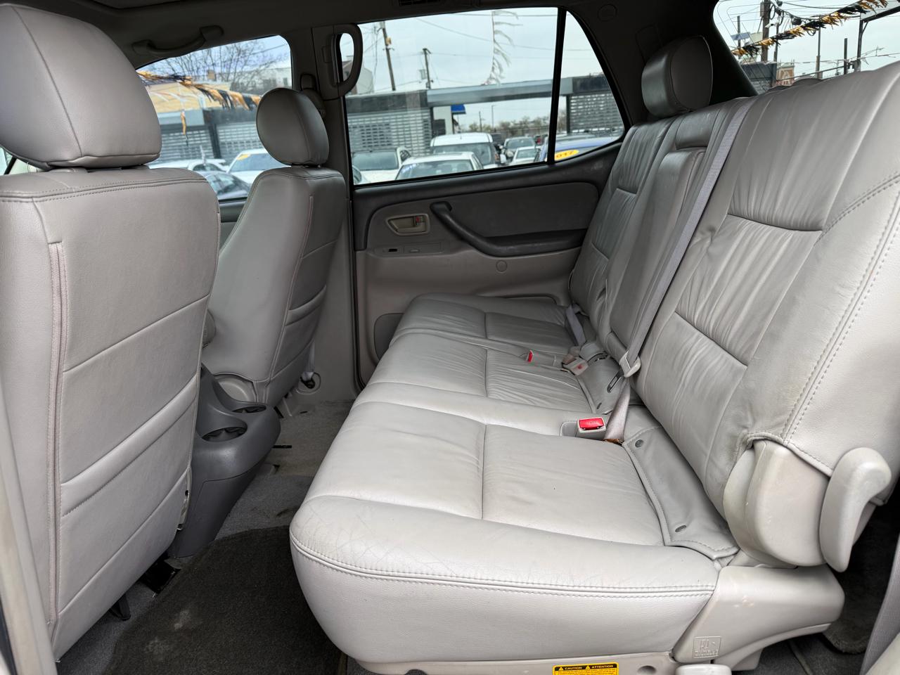 Toyota Sequoia SR5 4WD 2005