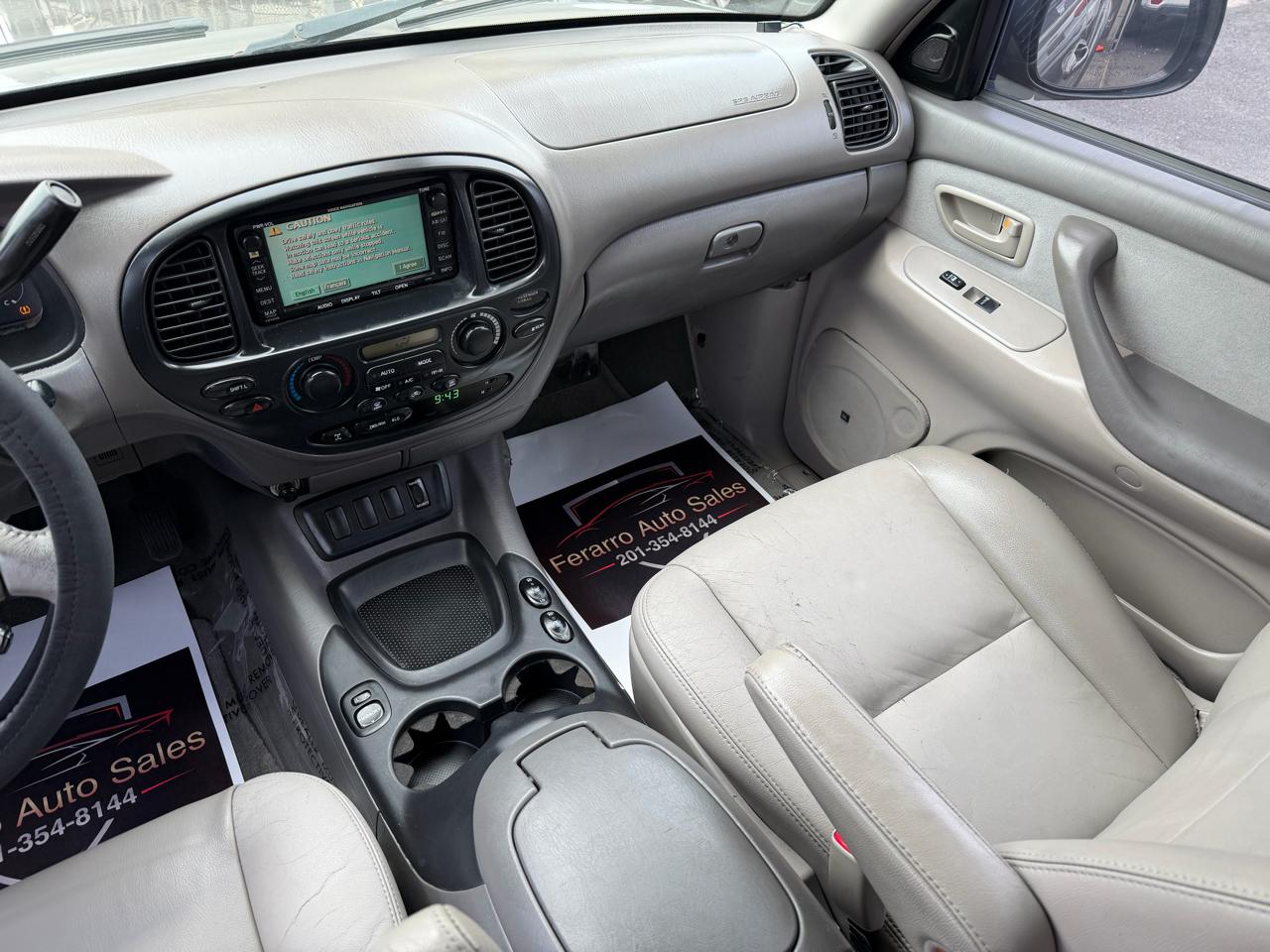 Toyota Sequoia SR5 4WD 2005