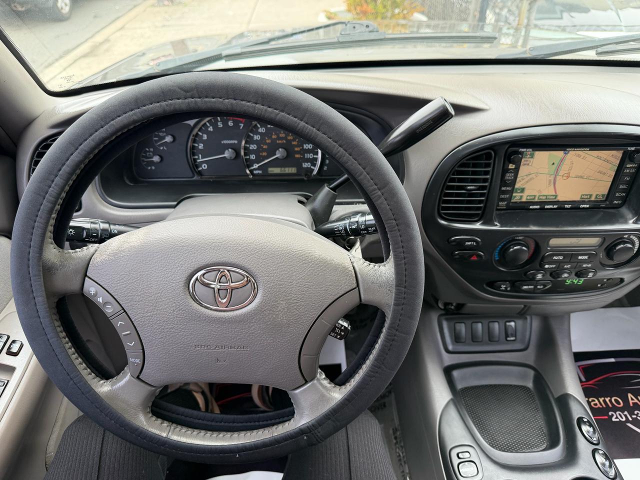 Toyota Sequoia SR5 4WD 2005