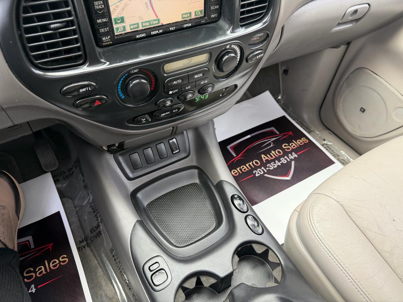 Toyota Sequoia SR5 4WD 2005