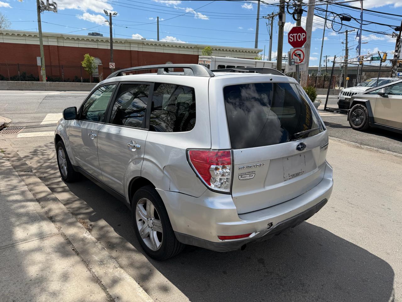 Subaru Forester 2.5X Premium 2010