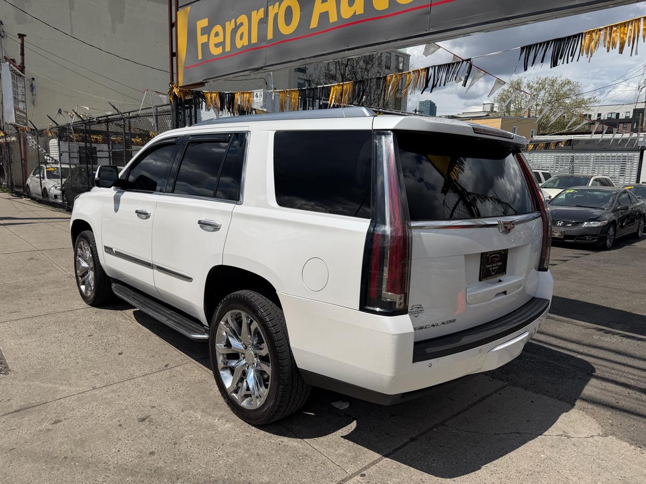 Cadillac Escalade Luxury 4WD 2016