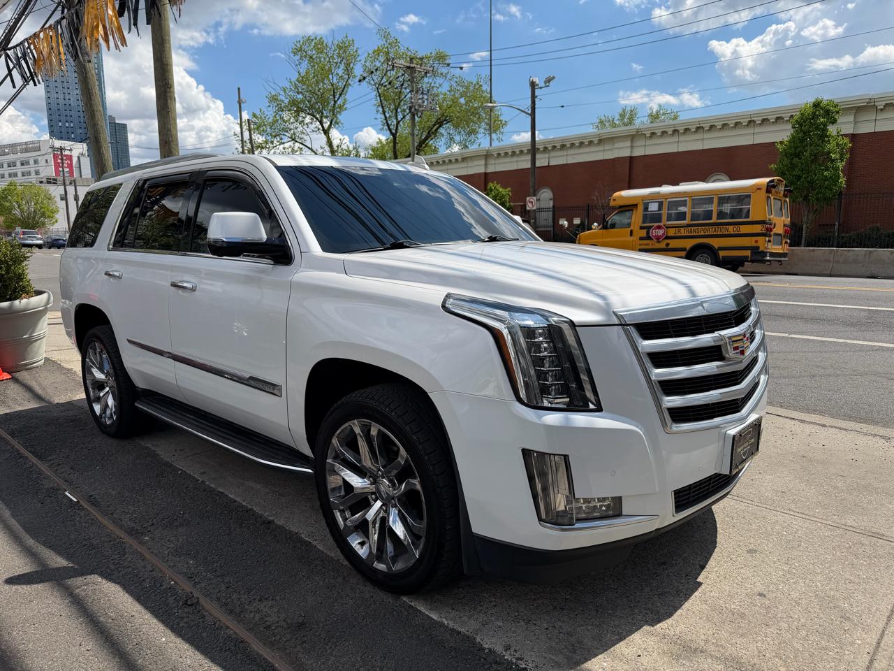 Cadillac Escalade Luxury 4WD 2016