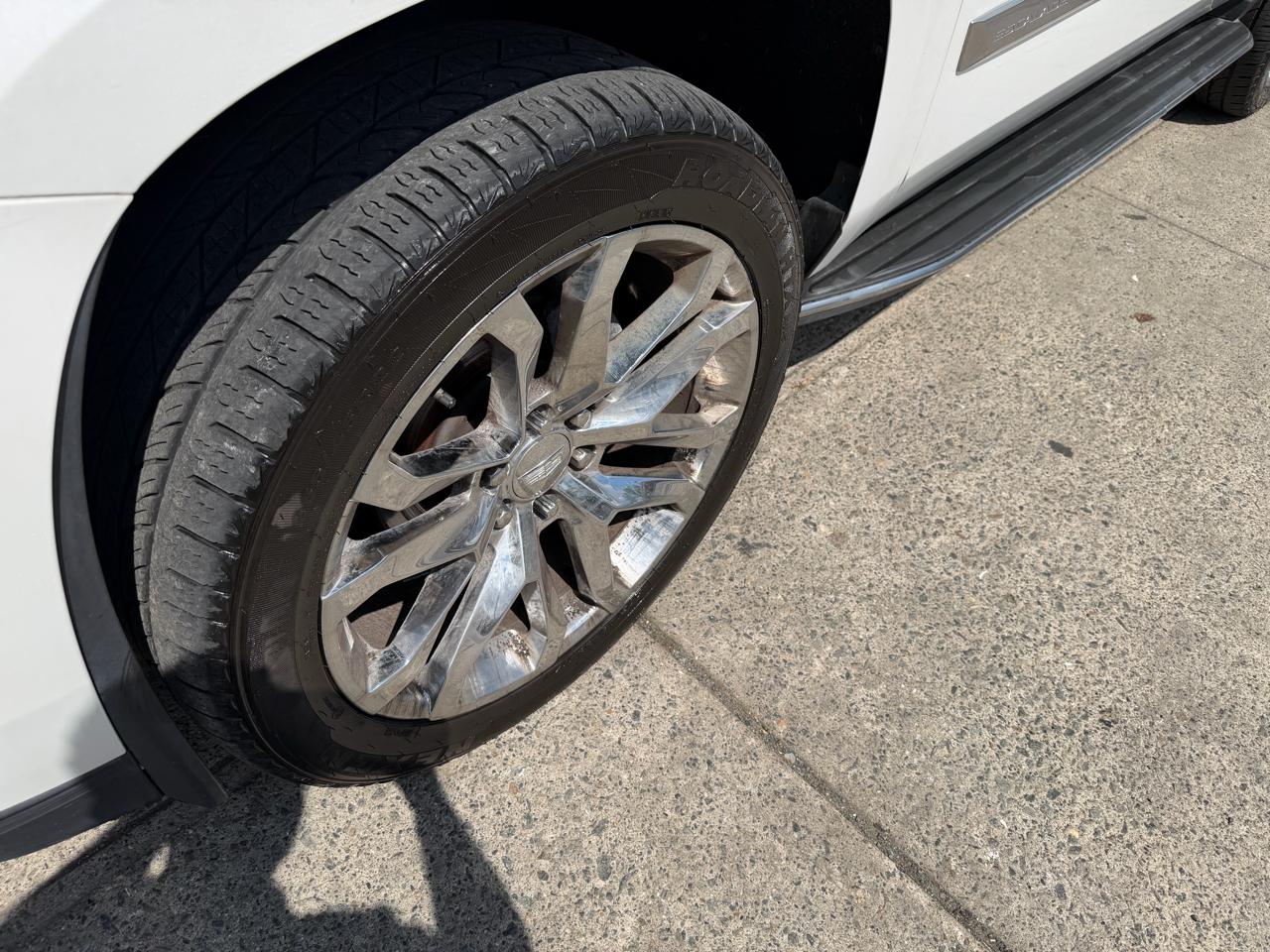 Cadillac Escalade Luxury 4WD 2016