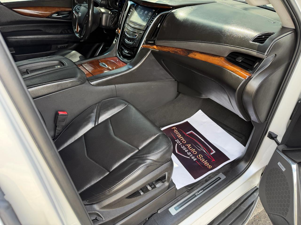 Cadillac Escalade Luxury 4WD 2016