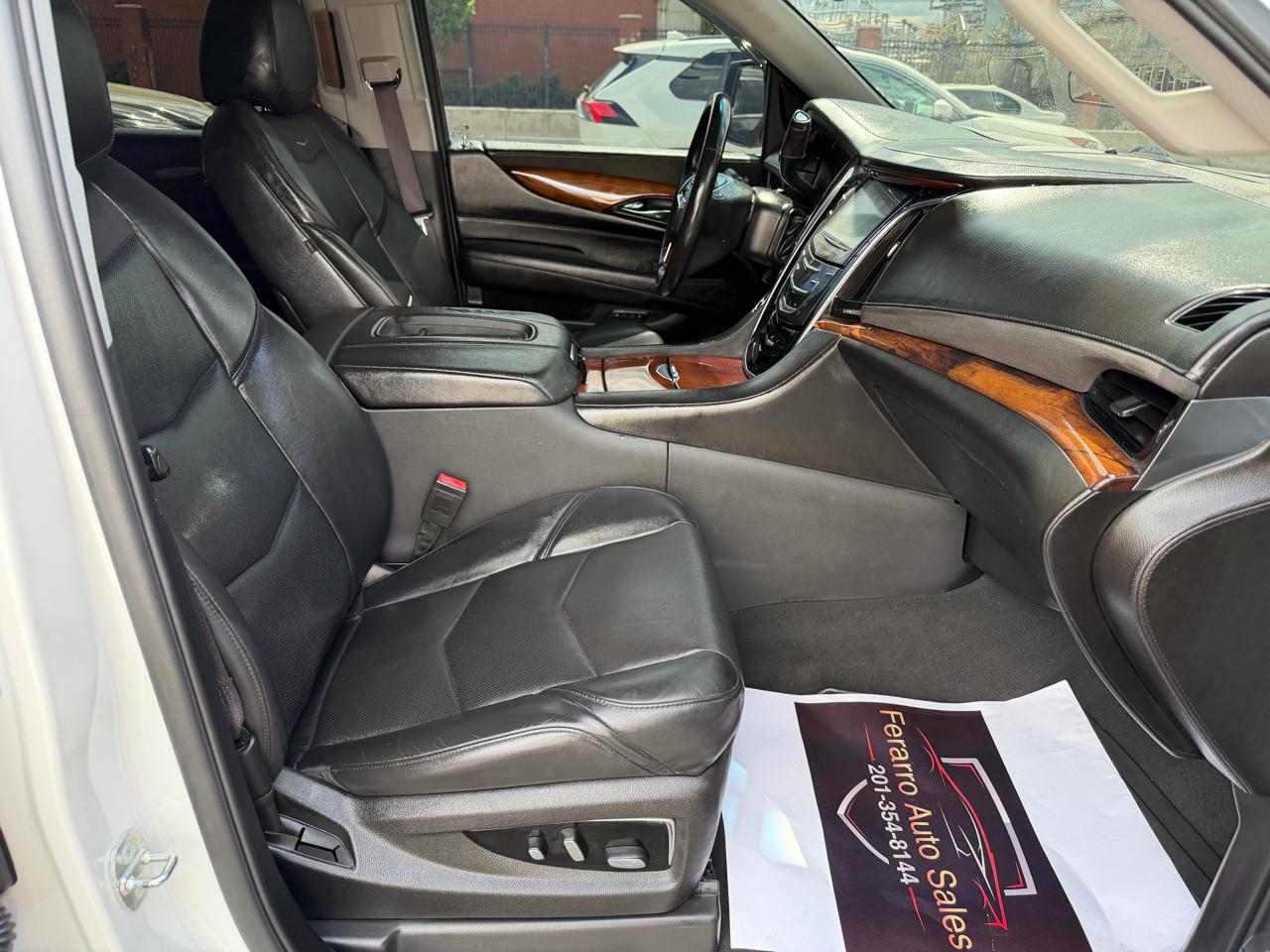 Cadillac Escalade Luxury 4WD 2016