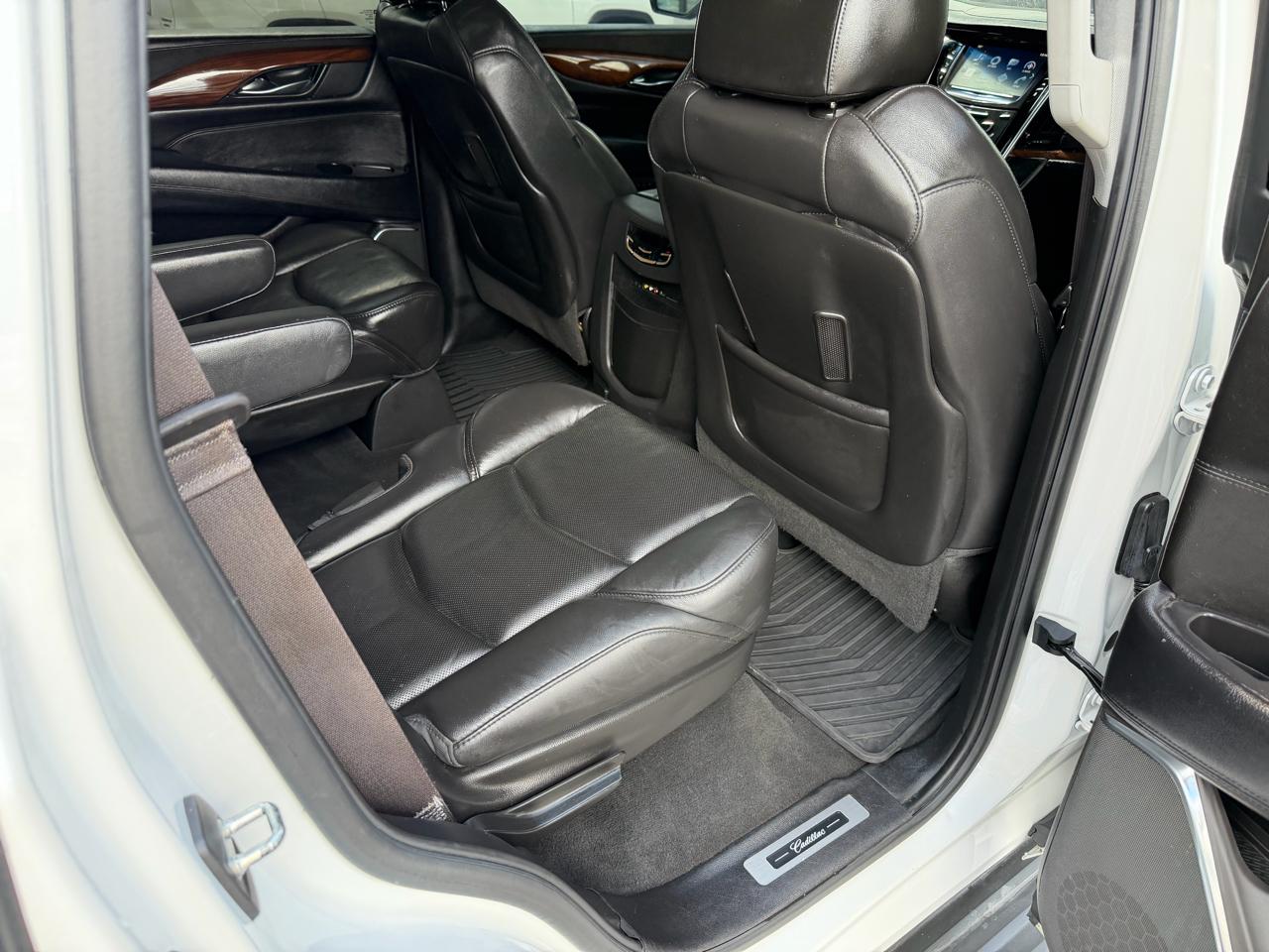 Cadillac Escalade Luxury 4WD 2016