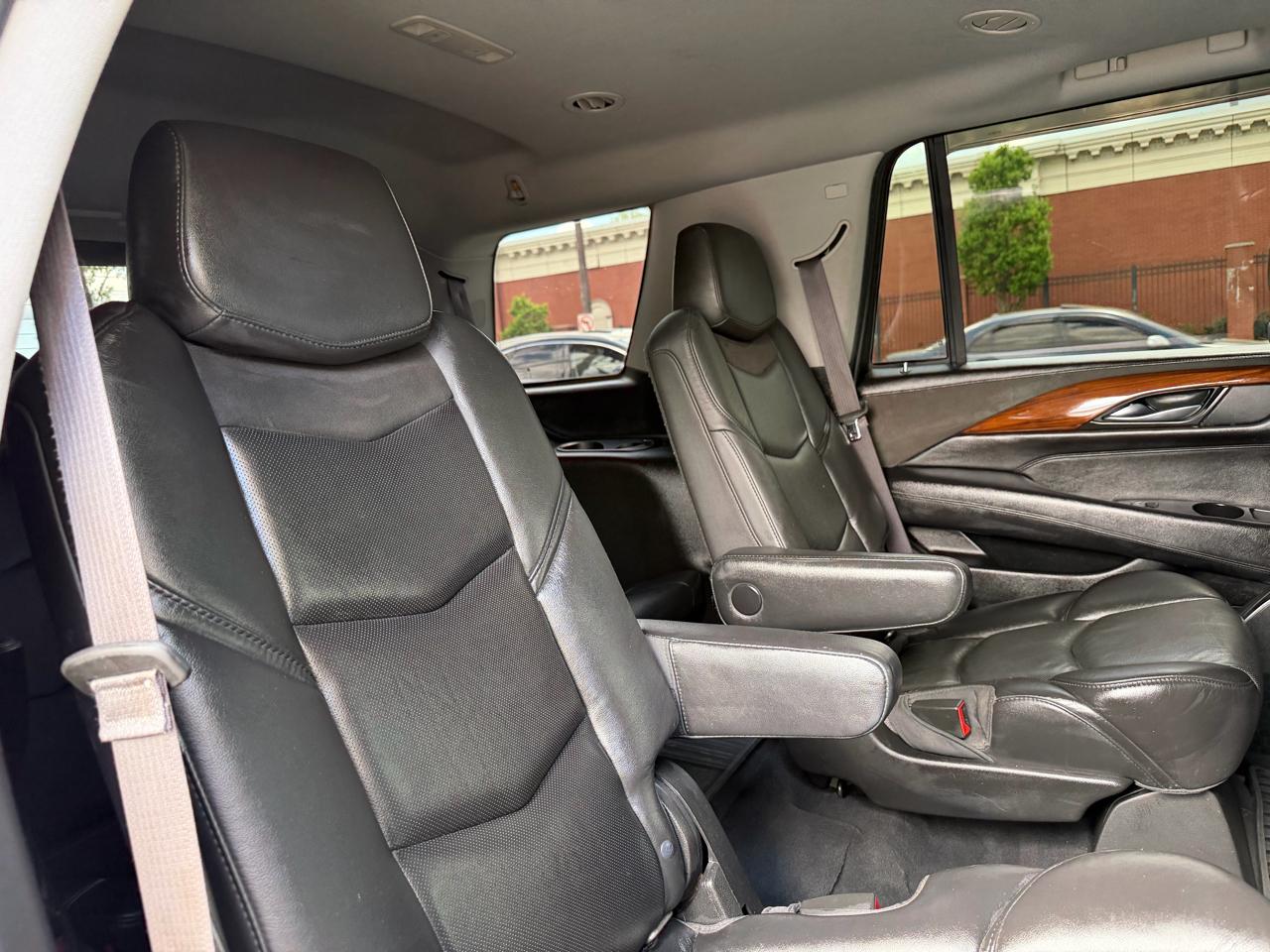 Cadillac Escalade Luxury 4WD 2016