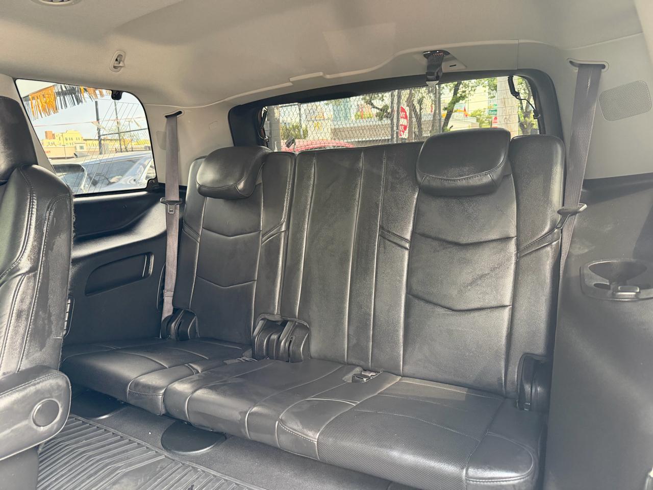 Cadillac Escalade Luxury 4WD 2016