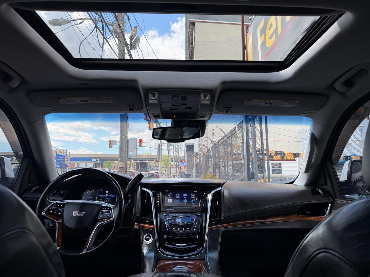 Cadillac Escalade Luxury 4WD 2016