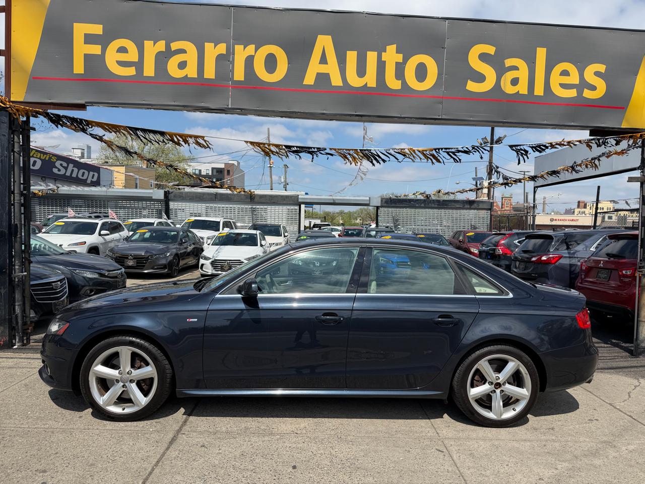 Audi A4 2.0T Premium Sedan quattro Manual 2012
