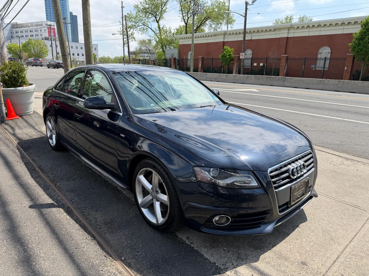 Audi A4 2.0T Premium Sedan quattro Manual 2012