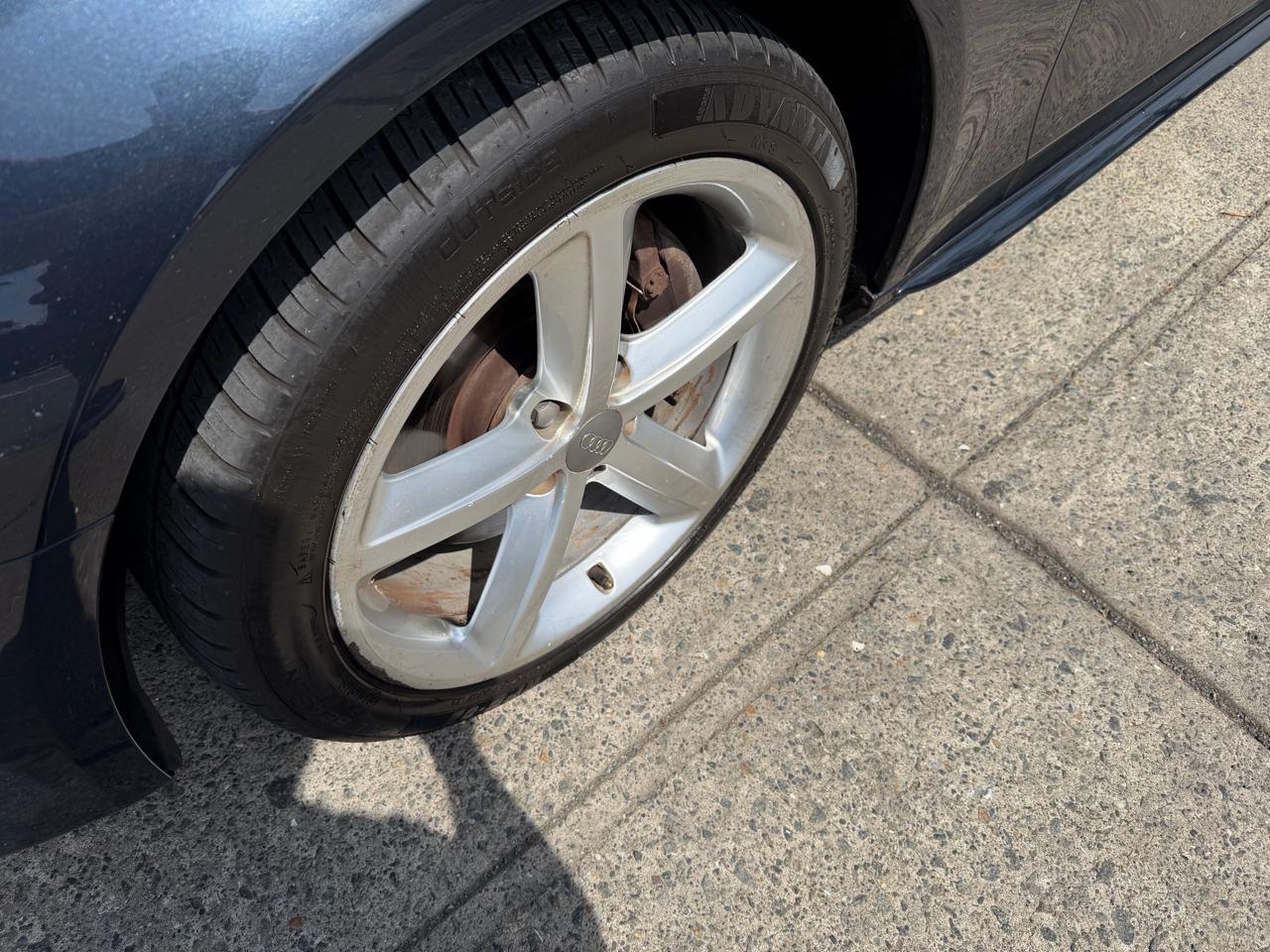 Audi A4 2.0T Premium Sedan quattro Manual 2012