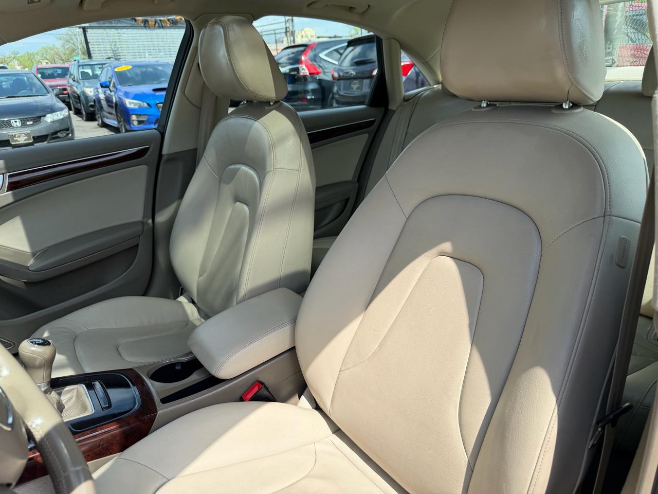 Audi A4 2.0T Premium Sedan quattro Manual 2012