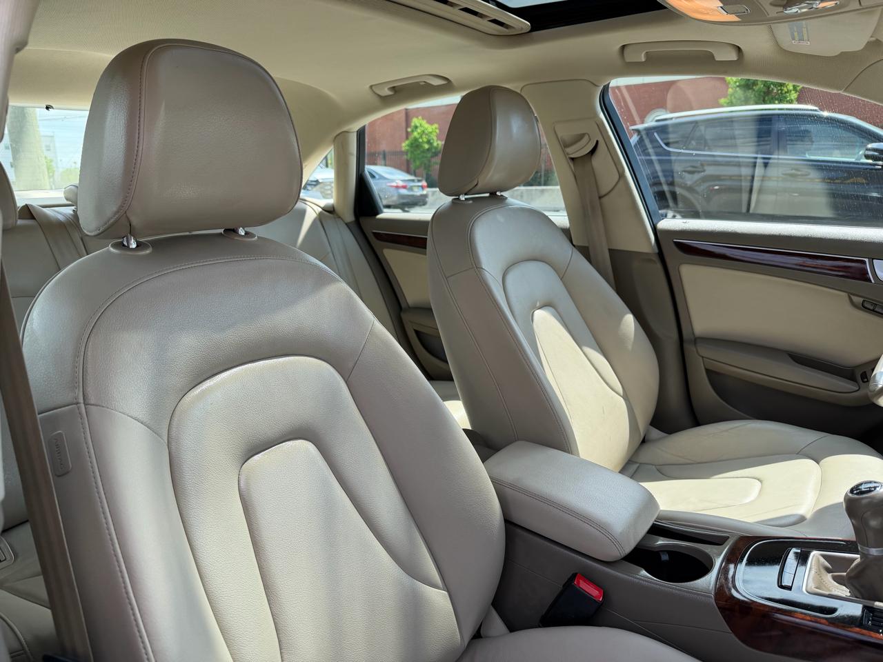 Audi A4 2.0T Premium Sedan quattro Manual 2012