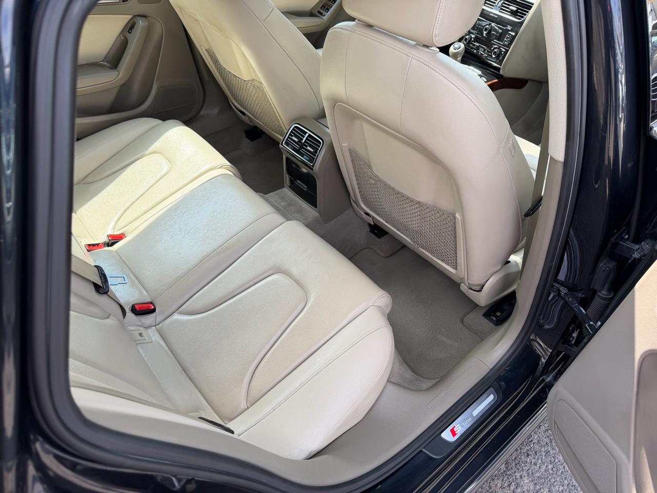 Audi A4 2.0T Premium Sedan quattro Manual 2012