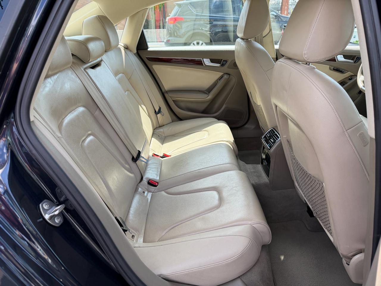 Audi A4 2.0T Premium Sedan quattro Manual 2012