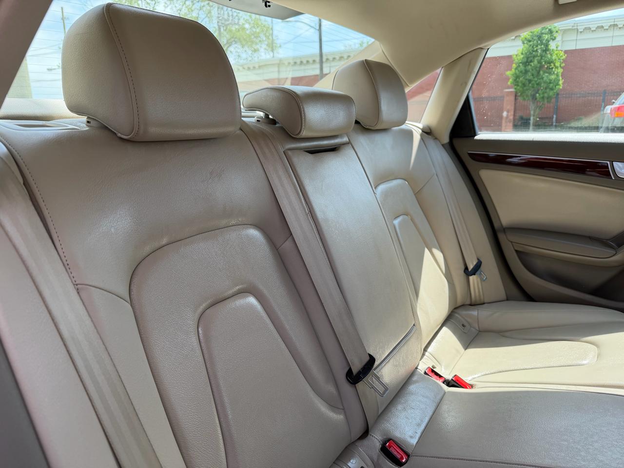 Audi A4 2.0T Premium Sedan quattro Manual 2012