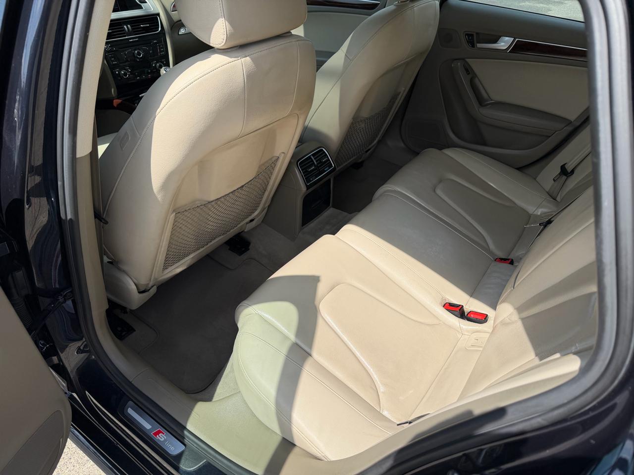 Audi A4 2.0T Premium Sedan quattro Manual 2012