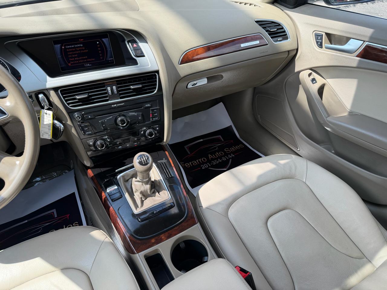 Audi A4 2.0T Premium Sedan quattro Manual 2012