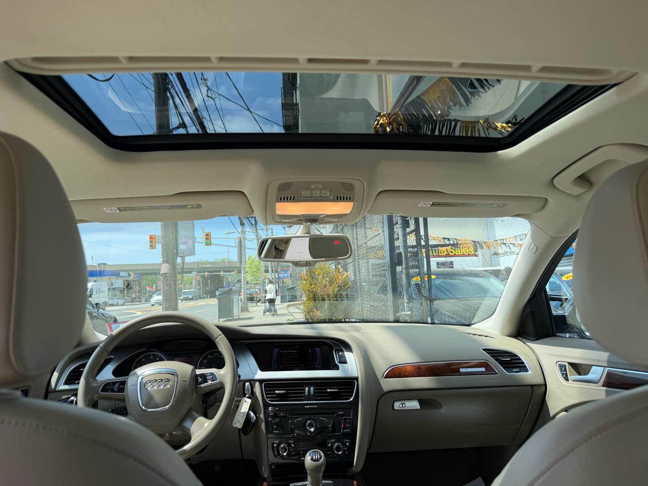 Audi A4 2.0T Premium Sedan quattro Manual 2012